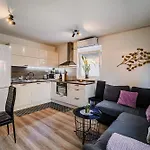 Tinkara With Ir Sauna Nyaraló