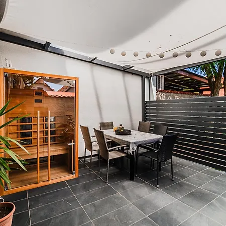 Tinkara With Ir Sauna *