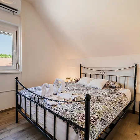 Tinkara With Ir Sauna Holiday home *