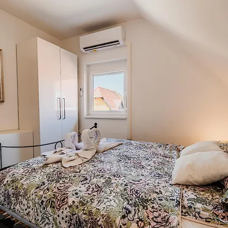 Tinkara With Ir Sauna Holiday home Catez ob Savi