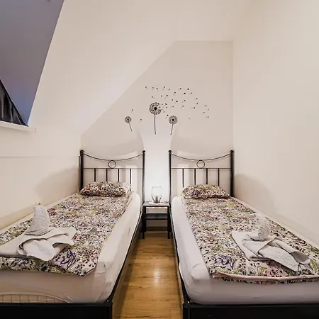 Tinkara With Ir Sauna * Catez ob Savi