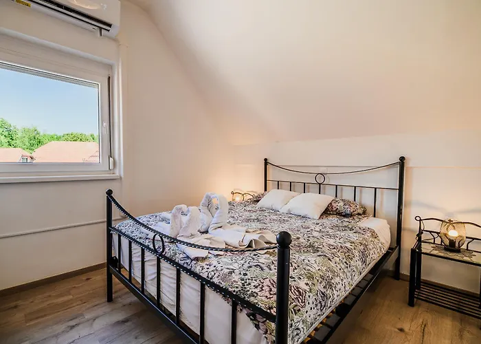 Tinkara With Ir Sauna Prázdninový dům *