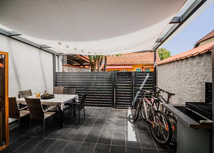 Tinkara With Ir Sauna * Catez ob Savi